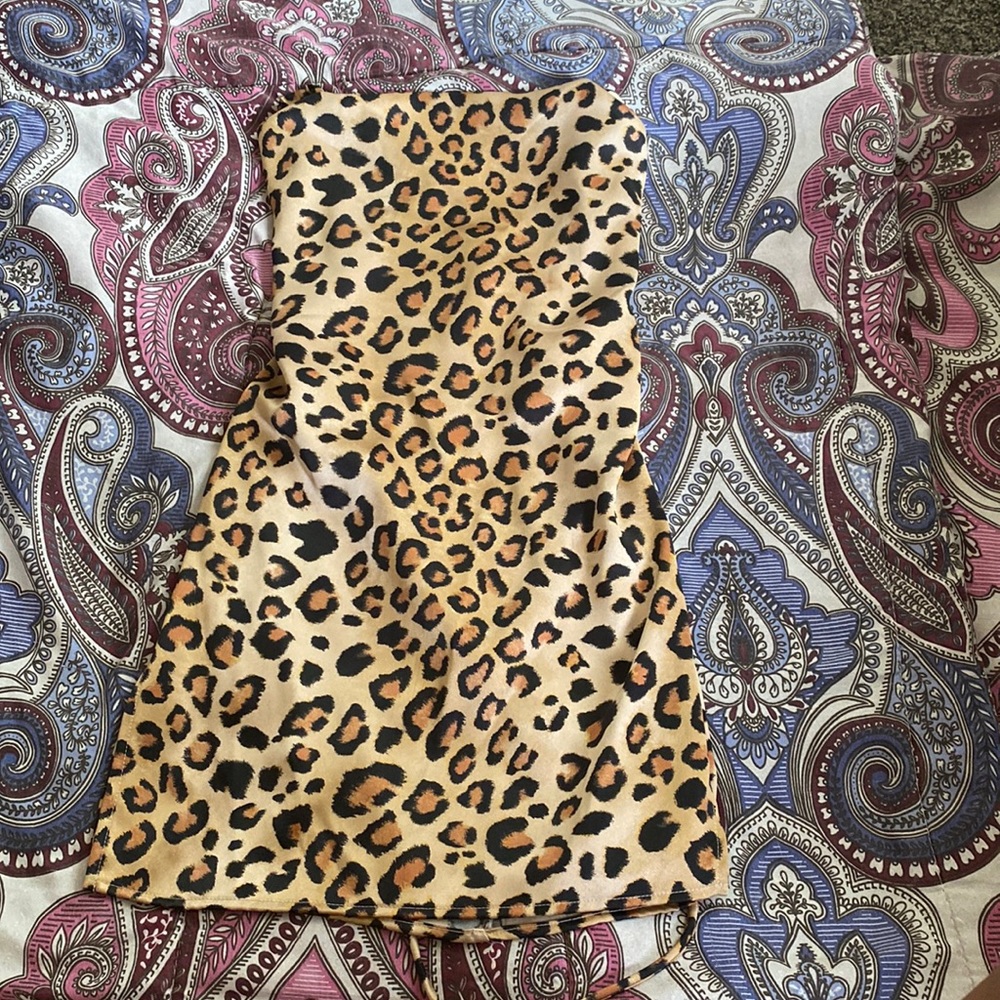 Sexy leopard dress with slits on the sides